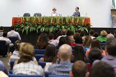 Abertura foi com a pesquisadora portuguesa Maria Beatriz Marques