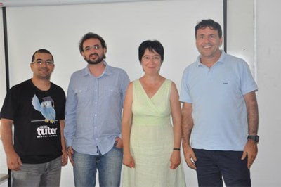 A professora canadense e grupo da Ufal