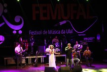 Primeira apresentação entr os concorrentes, a música de Gustavo Gomes, Samba do convite