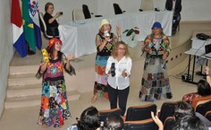 Grupo de contadoras de história fez apresentação durante o Seminário