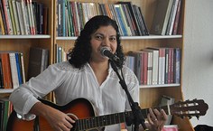 A cantora Andréa Moraes levou boa música aos presentes