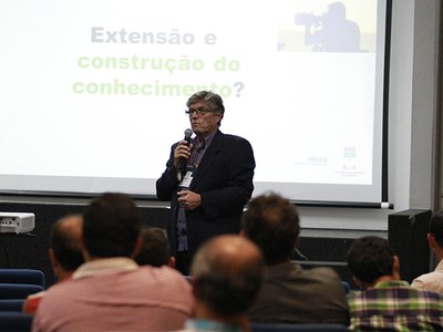 O pró-reitor de extensão, Eduardo Lyra, falou sobre a importância de ações extensionistas para a sociedade