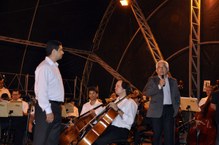 O reitor Eurico Lôbo deu os parabéns aos integrantes do Coro e da Orquestra pela apresentação
