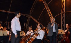 O reitor Eurico Lôbo deu os parabéns aos integrantes do Coro e da Orquestra pela apresentação