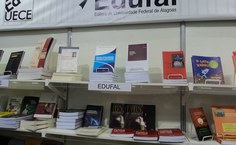 Edufal levou vários títulos para o estande da Abeu instalado na Bienal de São Paulo