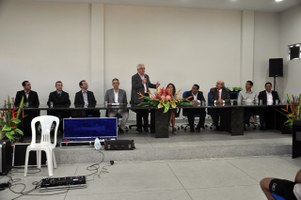 Emoção e alegria marcam solenidade dos 40 anos do Instituto de Física