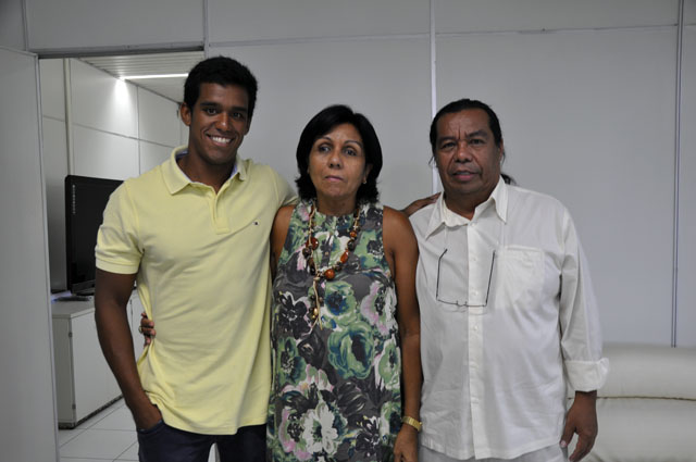 O arquiteto Maurício Espinosa Cacho era um dos intercambistas e vive hoje com a família em Maceió