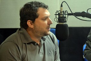 Professor lança livro sobre gestão pública do Brasil e Argentina