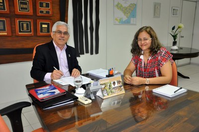 O reitor Eurico Lôbo e a professora Sandra Nunes falam sobre a parceria