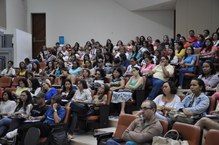 _Auditório da Reitoria ficou lotado durante a mesa-redonda