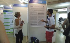 Estudante Matheus Damasceno explica a equação desenvolvida pelo Laboratório da Ufal