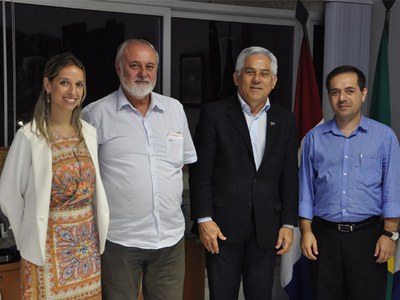 Alida Nardi, Pedro Nelson Bonfim, reitor Eurico Lôbo e Fernando Pimentel