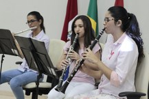 Alunas da Ufal fazem apresentação musical na abertura do Ufal no Outubro Rosa