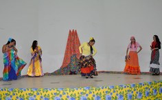 O grupo de dança cigana Leshjae se apresentou no auditório da Reitoria