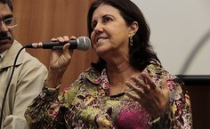 Stela Lameiras, diretora da Edufal, fala da honra de participar do evento no Campus do Sertão