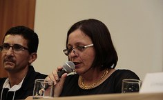 Vice-reitora Rachel Rocha dá as boas-vindas aos participantes do evento