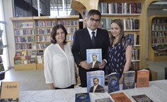 Homenagem ao professor Eliseu Diógenes foi entregue a seu filho, Eduardo Diógenes