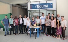 Equipe da Edufal, da gestão da Ufal, pesquisadores e autores que lançaram livros pela Editora