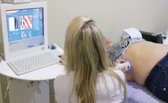 Paciente selecionado para a pesquisa é submetido ao fibroscan, exame não invasivo, indolor e rápido, com potencial para revolucionar o tratamento da esquistossomose