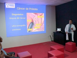 Hospital Universitário orienta sobre prevenção do câncer de próstata