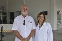 Pró-reitor de extensão, Pedro Nelson, e coordenadora do RU, Milena de Castro