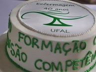 A comemoração aos 40 anos do Curso de Enfermagem teve direito à bolo, champanhe e parabéns pra você