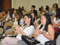 Alunos e professores participam de cerimônia comemorativa