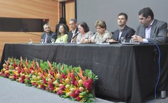 Vice-reitora Rachel Rocha presidiu a mesa solene