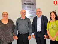 Profesora Silvana Quintella, Professor José Ferreira, Reitor Eurico Lôbo e Professora Nélia Callado, felizes com a entrega de mais uma obra