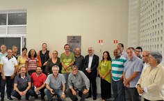 Todos os presentes fizeram questão de posar para foto durante a entrega