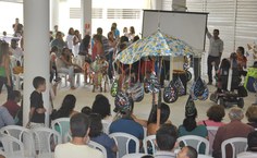 Encenação com a participação das crianças