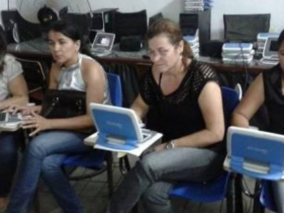 Professores recebem curso de formação do Programa Um Computador por Aluno