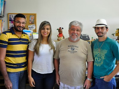 Professor Jorge Luís Riscado e equipe de trabalho