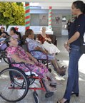 Além das doações, equipe da Ufal também conversou com os idosos e participou de confraternização com eles