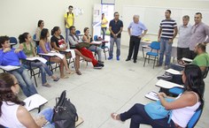 Reitor Eurico Lôbo visita cursos do Ufal Verão no Cedu