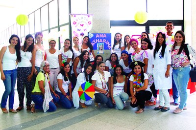 Equipe de residentes do HU que promove o Belezaterapia