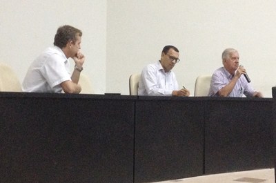 Laurício Endres, José Roberto e Ronaldo Cerqueira foram os debatedores