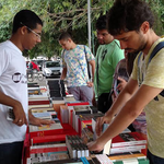 Estudantes chegam cedo para aproveitar descontos no 7º Feirão de Livros