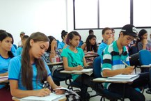 Anualmente entram mais de 200 alunos para os dois programas