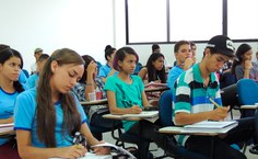 Anualmente entram mais de 200 alunos para os dois programas