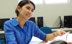 Geisa Thamirys relata que professor Roberaldo acompanha os alunos em todos os momentos,seja no pré-vestibular, ou na graduação