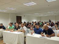 Poucos são os ruídos ouvidos durante o desenrolar das palestras, que foram realizadas em inglês