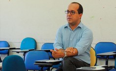 Carloney Alves aproveita os  experimentos para  fazer um acervo de recursos lúdicos de ensino