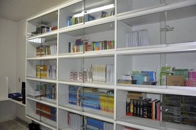 Espaço reúne cerca de mil livros