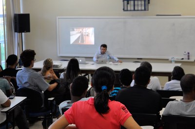 Pós-graduação de História promove palestra com professor da UFMG