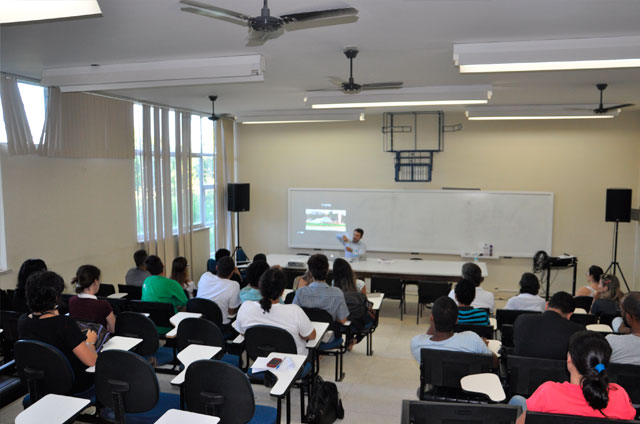 Pós-graduação de História promove palestra com professor da UFMG