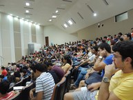 A grande quantidade de interessados fez com que o evento, anteriormente marcado para uma sala do FDA, fosse realizado no auditório da Reitoria