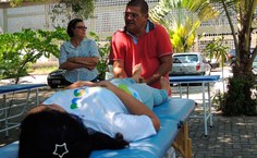 Massagem, reiki e práticas integrativas fizeram parte das atividades realizadas na Praça da Paz