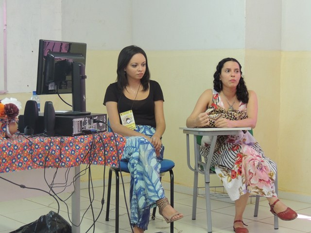 Elaine Cristina e Alice Marinho em minicurso Marxismo, Estética e Educação