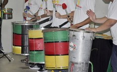 Grupo de tambores formado por socieducandos